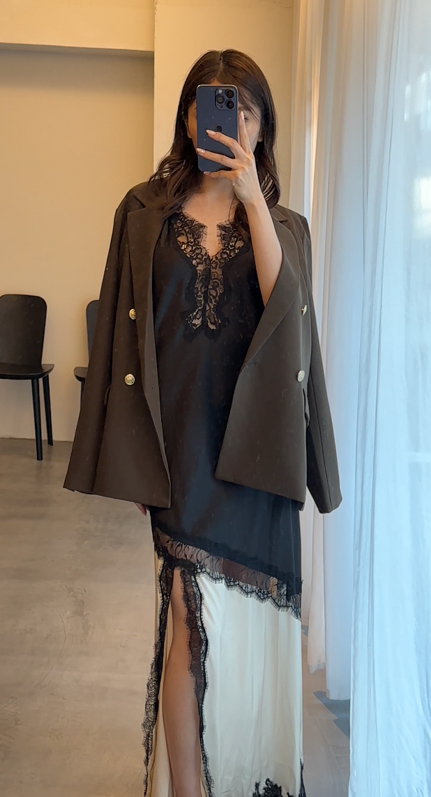 【SET】サテンレースマキシドレス+ゴールドダブルボタンテーラージャケット(2set)