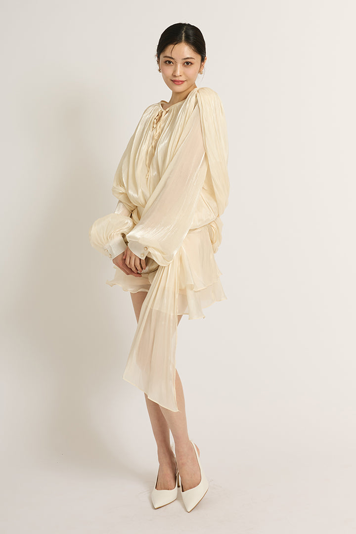 ラッフルミニドレス