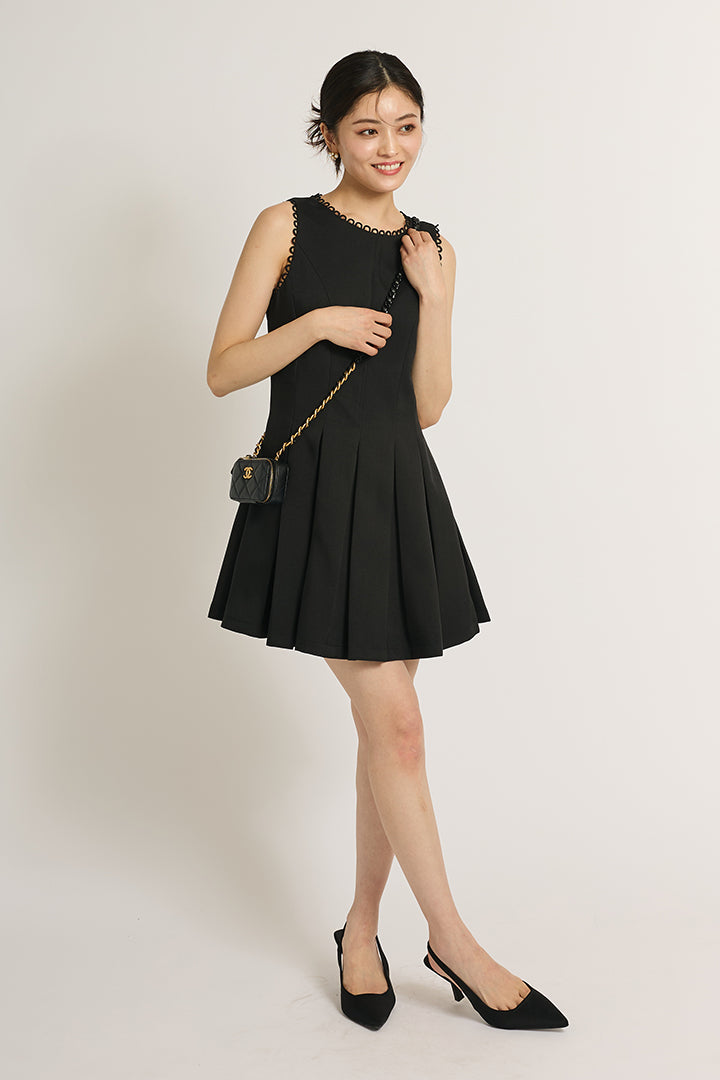 ループラインミニドレス