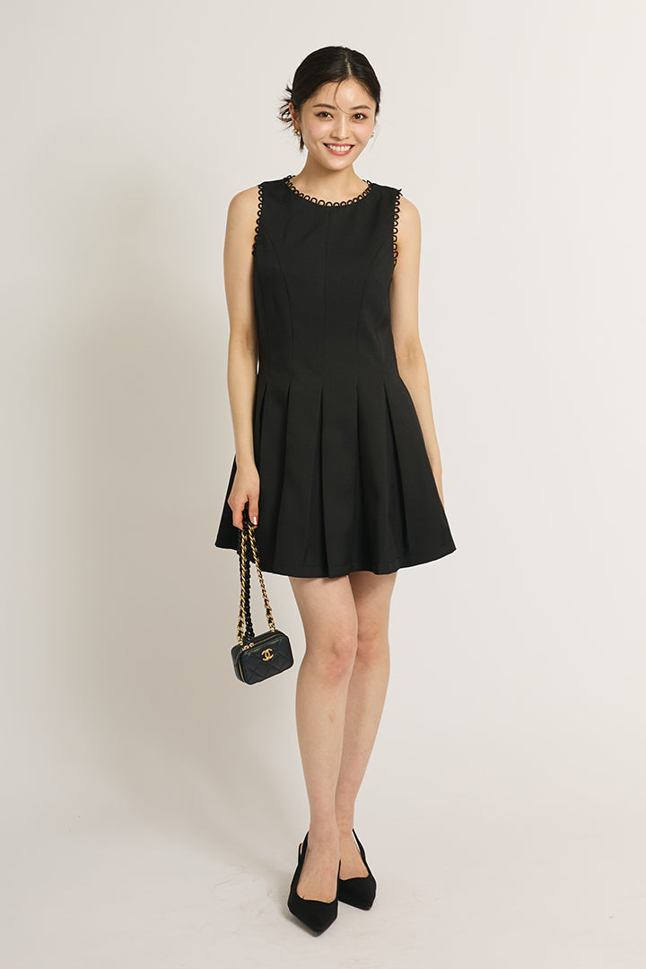 ループラインミニドレス