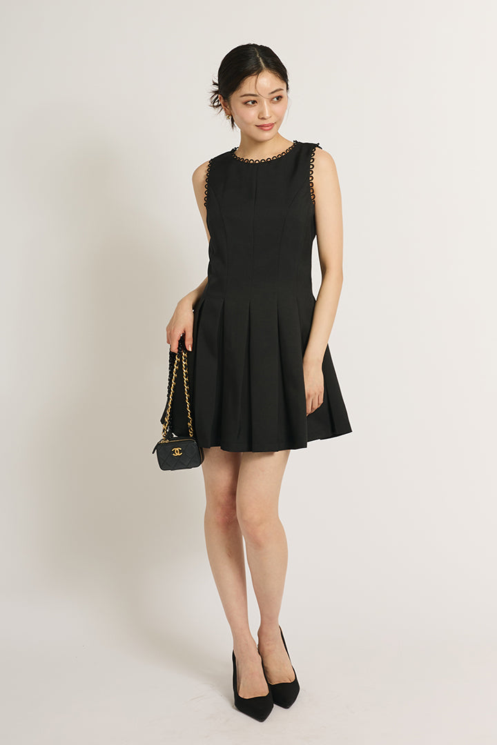 ループラインミニドレス