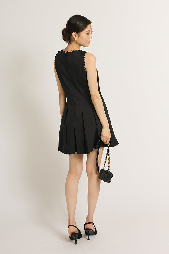 ループラインミニドレス