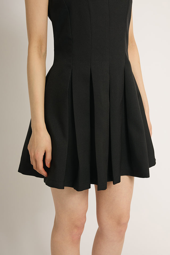 ループラインミニドレス