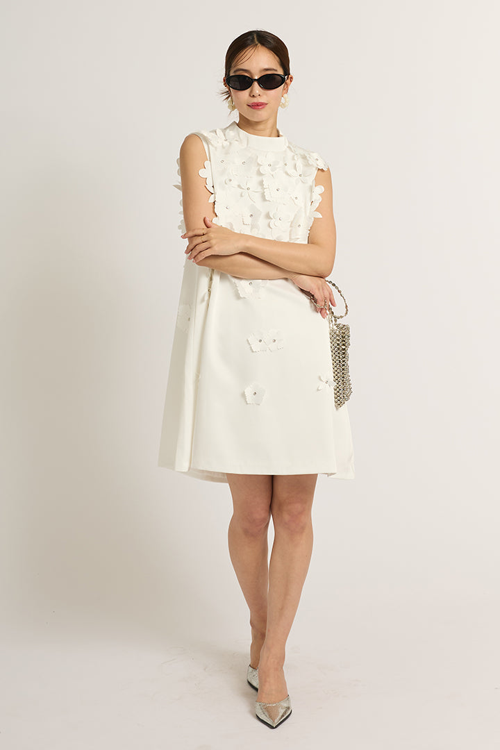 フラワービジュミニドレス