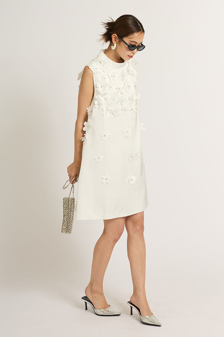 フラワービジュミニドレス