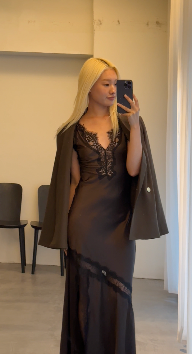 【SET】サテンレースマキシドレス+ゴールドダブルボタンテーラージャケット(2set)